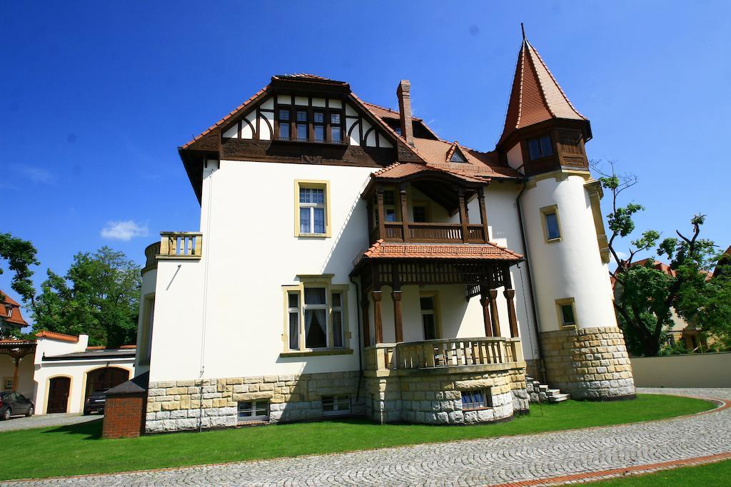 Hotel Palacyk Legnica Exterior foto