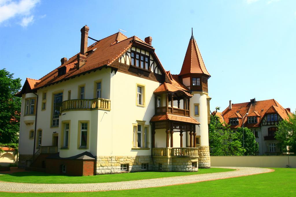 Hotel Palacyk Legnica Exterior foto